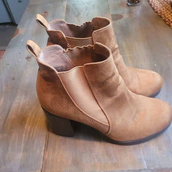 American Eagle Ankle Boots Size 8 1/2 - Picture 1 of 7